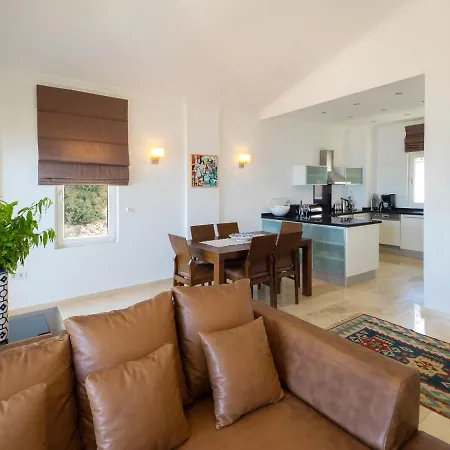 Hideaway Penthouse Apartmán *